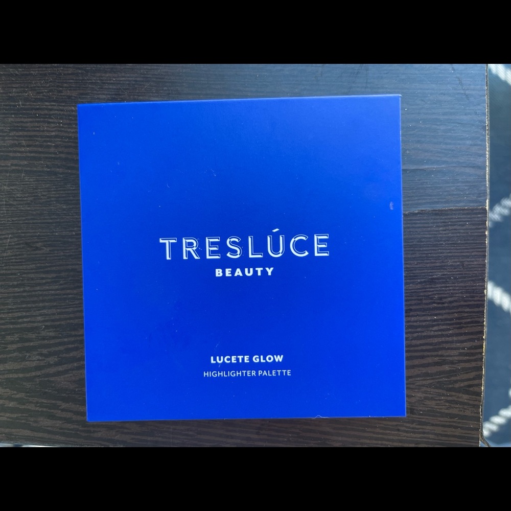 Tresluce glow palette
